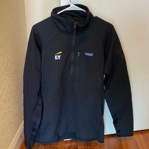 NEW WITH TAGS: Large Black Patagonia Q-zip.
